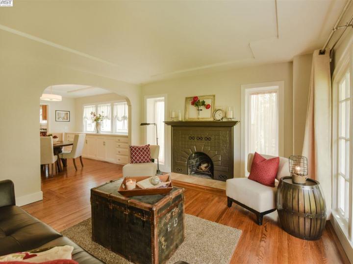 555 Lewis Ave, San Leandro, CA | Dutton Manor. Photo 4 of 27