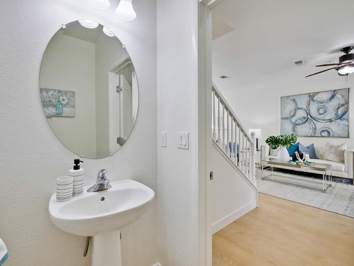 557 Molucca Ter, Sunnyvale, CA, 94089 Townhouse. Photo 11 of 40