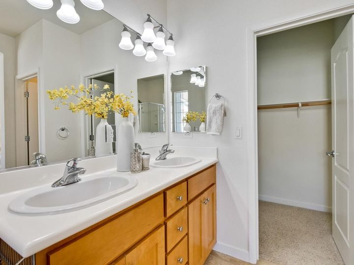 557 Molucca Ter, Sunnyvale, CA, 94089 Townhouse. Photo 17 of 40