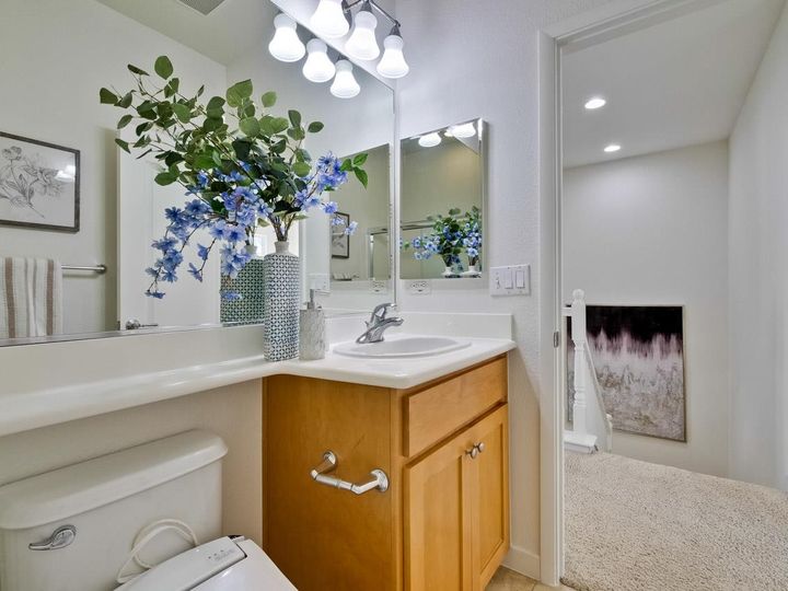 557 Molucca Ter, Sunnyvale, CA, 94089 Townhouse. Photo 27 of 40