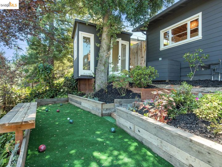 5823 Nottingham Dr, Oakland, CA | Merriewood. Photo 24 of 40