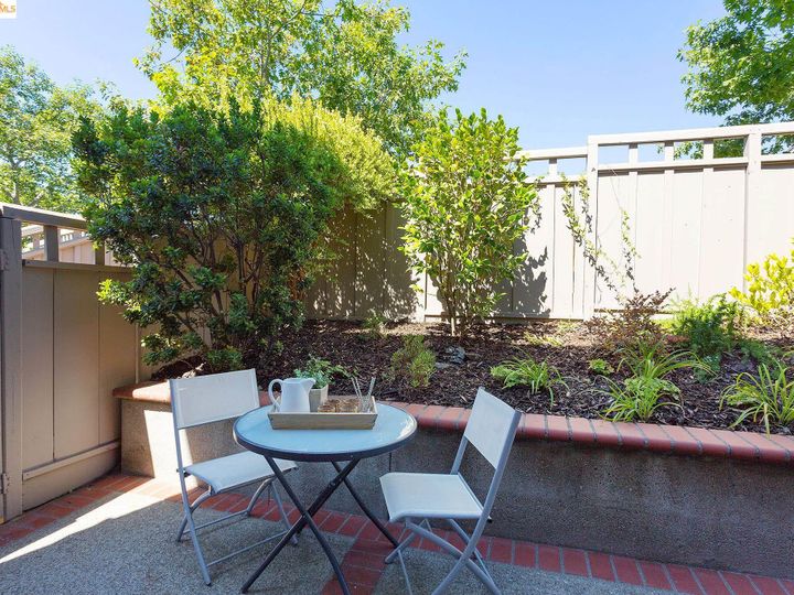 61 Starview Dr, Oakland, CA, 94618 Townhouse. Photo 30 of 38