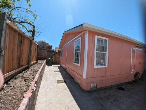 704 Garner Ave Salinas CA Multi-family home. Photo 5 of 25