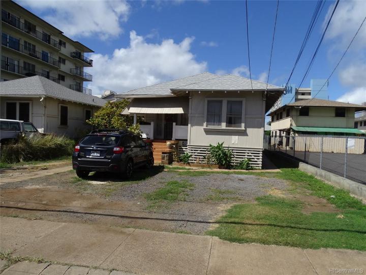 746 Makaleka Ave Honolulu HI Multi-family home. Photo 1 of 1