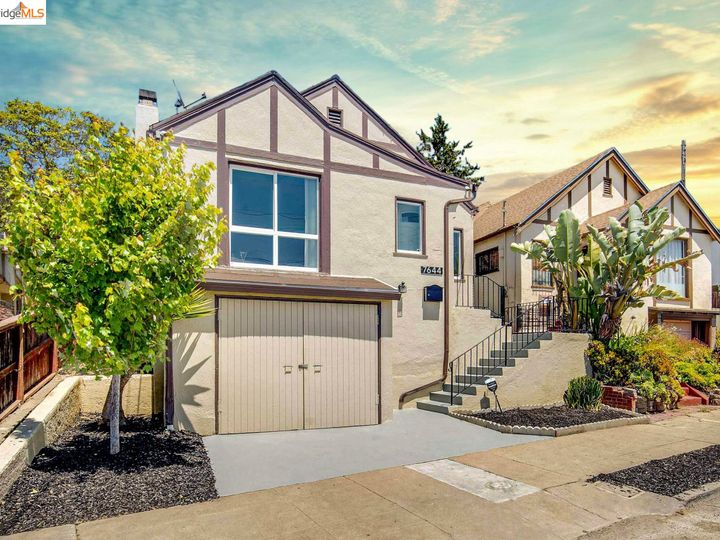 7644 Ney Ave, Oakland, CA | Eastmont Hills. Photo 3 of 32