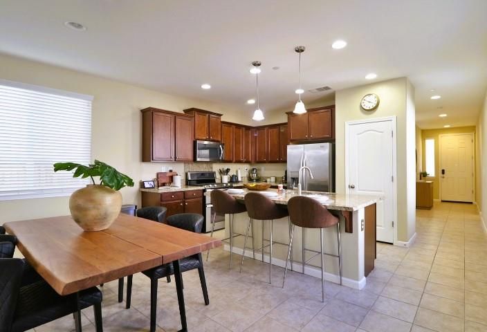 7710 Curry Dr, Gilroy, CA | . Photo 4 of 42