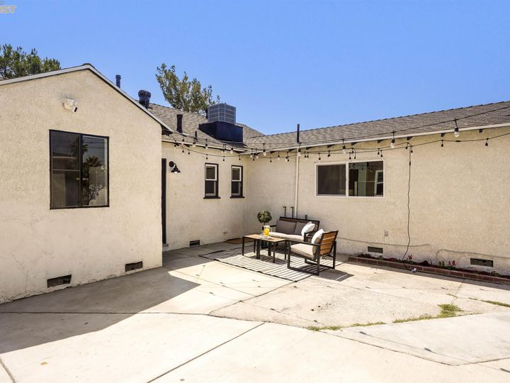 7825 Simpson Ave, North Hollywood (los Angeles), CA | . Photo 26 of 41