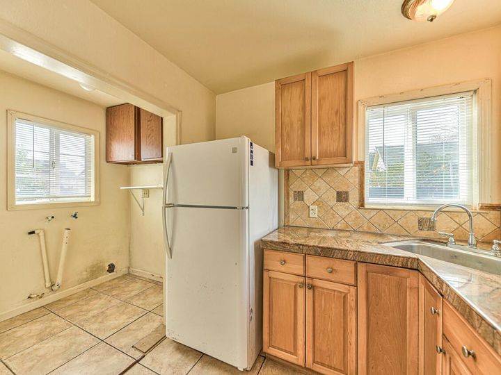 81 Russell Rd, Salinas, CA | . Photo 13 of 28