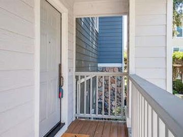 1 Chart Ln, Redwood Shores, CA, 94065 Townhouse. Photo 2 of 35