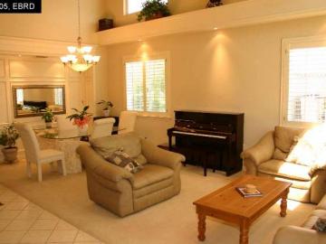 1031 Orchid Dr, Brentwood, CA | Horizon Collect | No. Photo 4 of 9