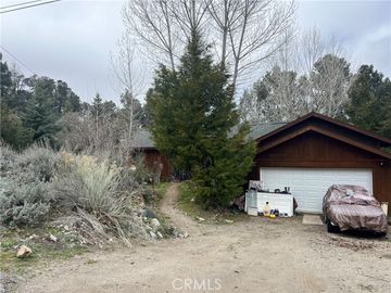 14721 Voltaire Dr, Pine Mountain Club, CA