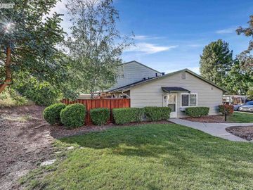 1532 Spring Valley Cmn, Livermore, CA, 94551 Townhouse. Photo 4 of 31