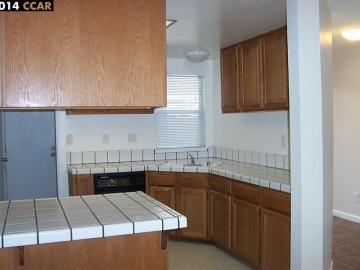 16 Donegal Way, Martinez, CA, 94553-6270 Townhouse. Photo 5 of 14