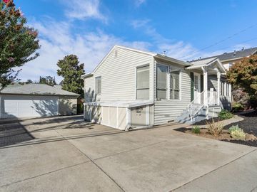 18981 Lake Chabot Rd, Castro Valley, CA