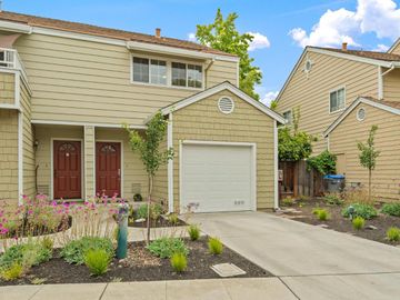 201 Ada Ave #31, Mountain View, CA, 94043 Townhouse. Photo 2 of 26