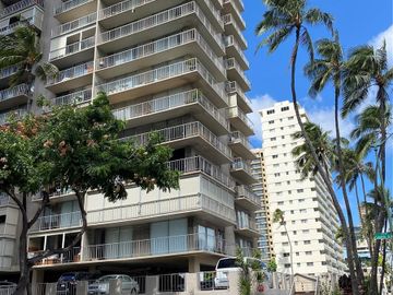 2115 Ala Wai Blvd unit #PH3, Waikiki, HI
