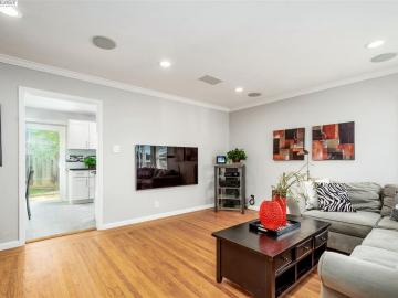 22074 Young Ave, Castro Valley, CA | Baywood. Photo 2 of 8