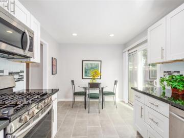 22074 Young Ave, Castro Valley, CA | Baywood. Photo 4 of 8