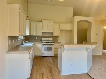 230 Oxford Ave, King City, CA | . Photo 3 of 14