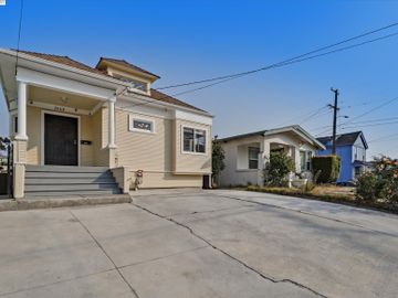 2608 19th Ave, Oakland, CA | Highland. Photo 2 of 40