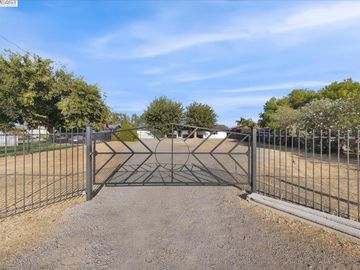 27110 S Corral Hollow Rd, Tracy, CA | . Photo 3 of 37