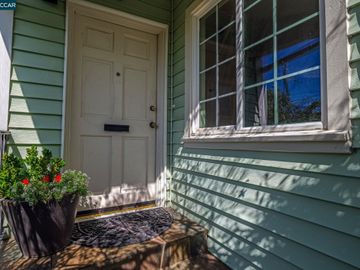 3241 Liese Ave, Oakland, CA | Allendale. Photo 3 of 25