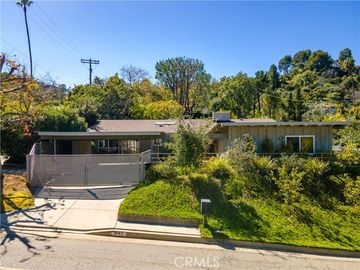 3641 Woodcliff Rd, Los Angeles, CA