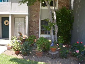 3650 Northwood #B, Concord, CA, 94520 Townhouse. Photo 4 of 24