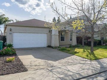 3651 Higgins Ave Stockton CA Multi-family home. Photo 2 of 25