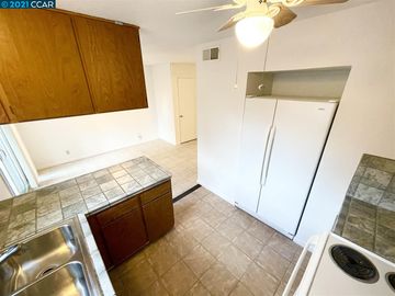 3910 Northwood Dr #D, Concord, CA, 94520 Townhouse. Photo 3 of 21