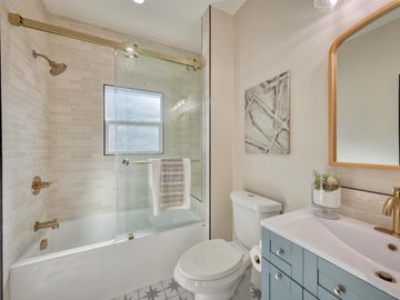 393 50th St, Oakland, CA | . Photo 4 of 36