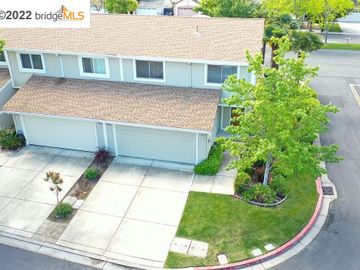 402 Shoreline Dr, Pittsburg, CA, 94565 Townhouse. Photo 3 of 30