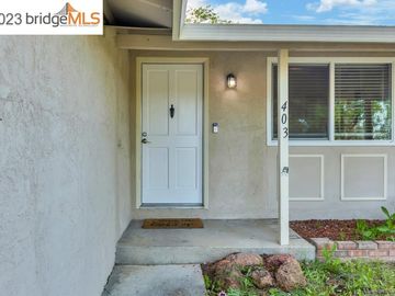403 Springvalley Dr, Vacaville, CA | Fairmont. Photo 2 of 40
