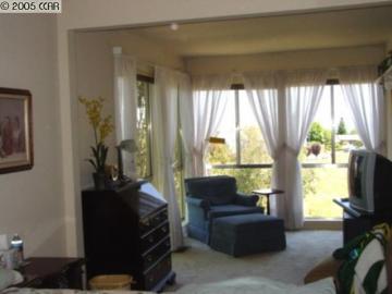 467 Ridge View Dr, Pleasant Hill, CA, 94523-1027 Townhouse. Photo 5 of 5