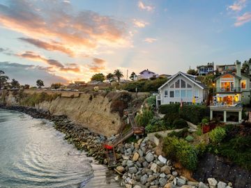 4930 Cliff Dr, Capitola, CA | . Photo 6 of 60