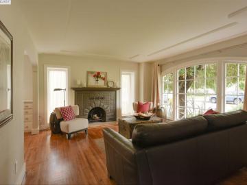 555 Lewis Ave, San Leandro, CA | Dutton Manor. Photo 3 of 27