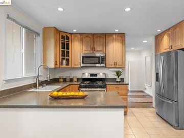 621 Larchmont Dr, Daly City, CA | . Photo 4 of 56