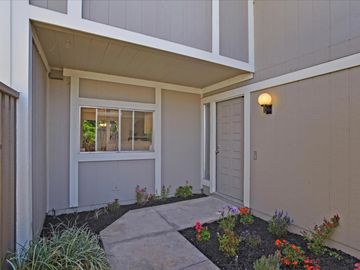 752 Neptune Ln, Foster City, CA, 94404 Townhouse. Photo 3 of 40