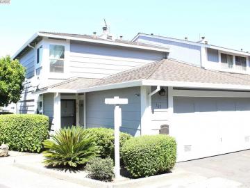 765 Woodgate Dr, San Leandro, CA, 94579 Townhouse. Photo 2 of 3