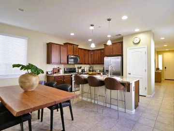7710 Curry Dr, Gilroy, CA | . Photo 4 of 42