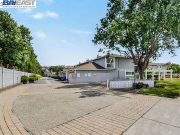 787 Woodgate Dr, San Leandro, CA, 94579 Townhouse. Photo 2 of 60