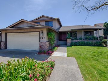 987 Placer Ave, Manteca, CA | Raymus Manor. Photo 2 of 32